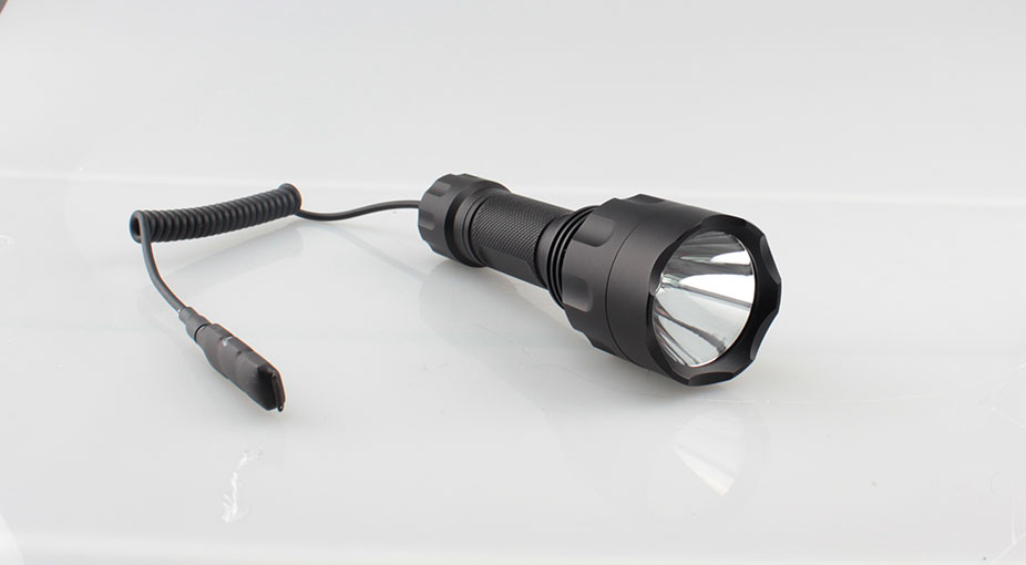 IS300戰(zhàn)術(shù)燈.jpg IS300戰(zhàn)術(shù)燈.jpg